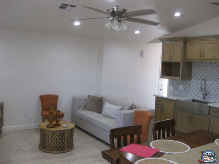 Property Photo: 320 N G St B CA 92251