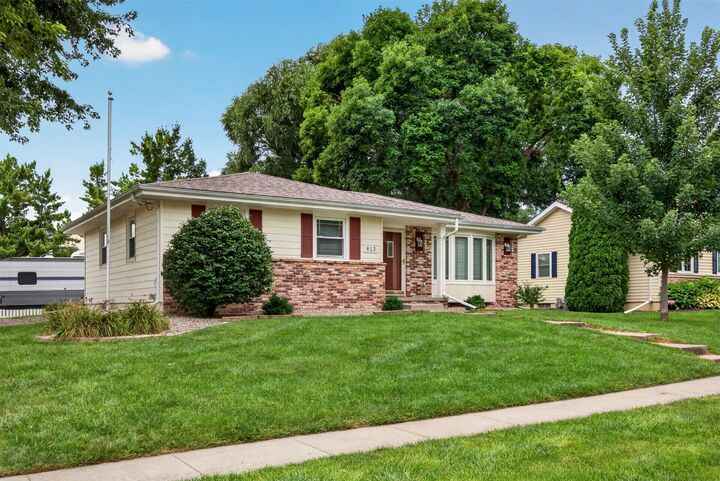 Property Photo:  813 SE Uehlamar Drive  IA 50021 