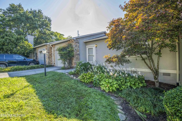 Property Photo: 1610 Stone Hedge Drive TN 37909