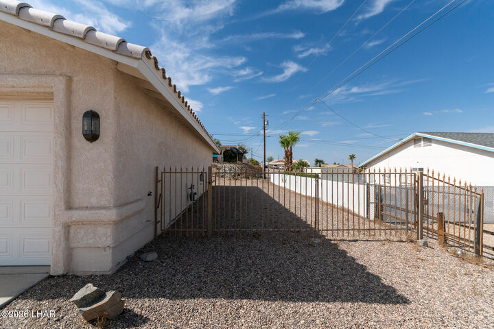 Property Photo:  1649 Avalon Ave  AZ 86404 