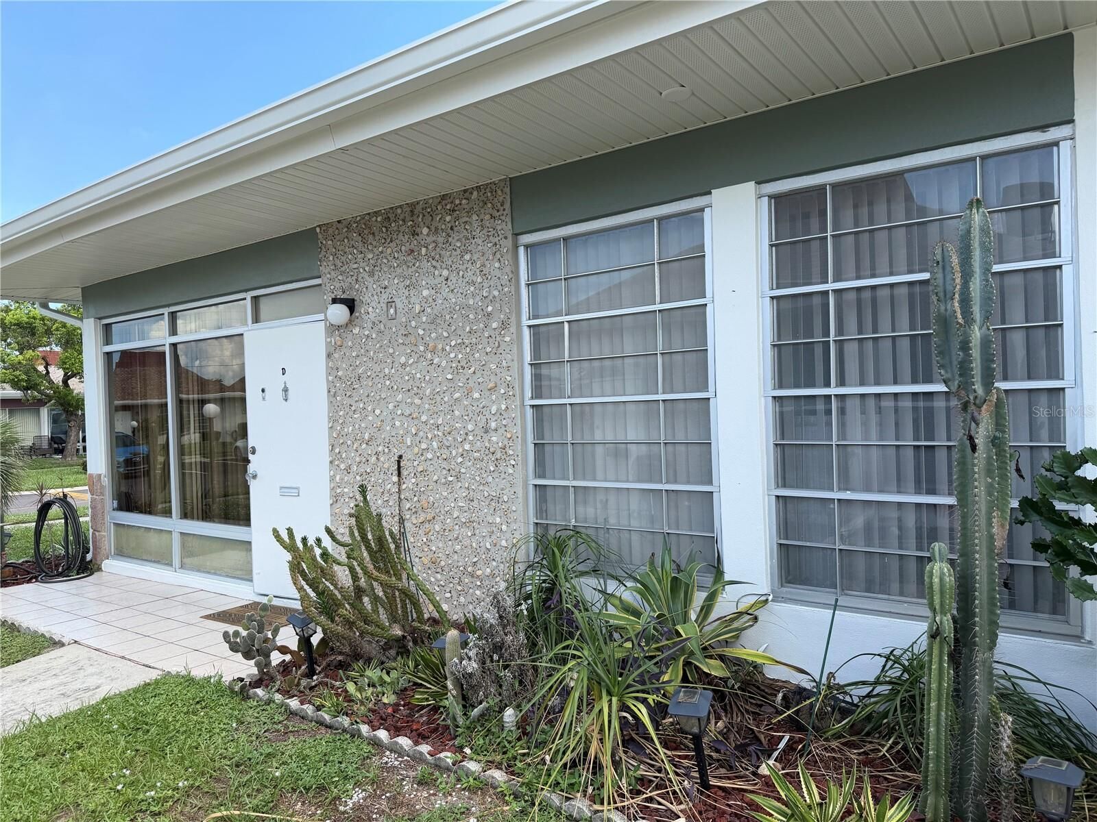 Property Photo:  4340 Tahitian Gardens Circle D  FL 34691 