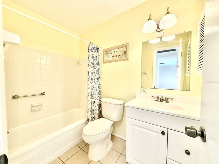 Property Photo:  6105 Coral Way  FL 34207 