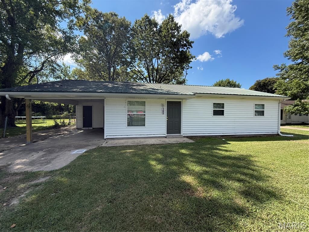 Property Photo:  105 Adams Street  MO 63801 