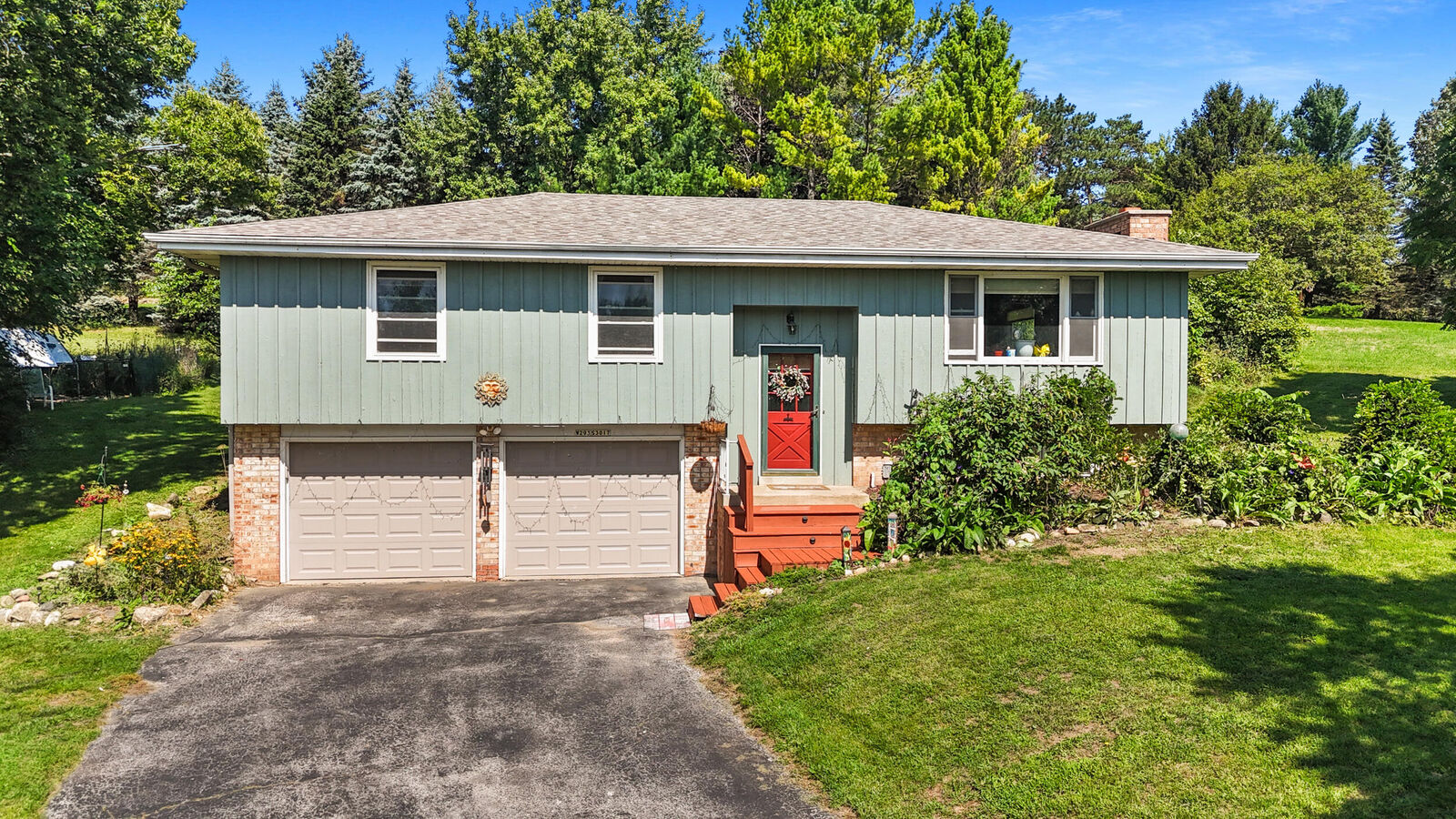 Property Photo:  W293s3017 Ancestral Dr  WI 53188 