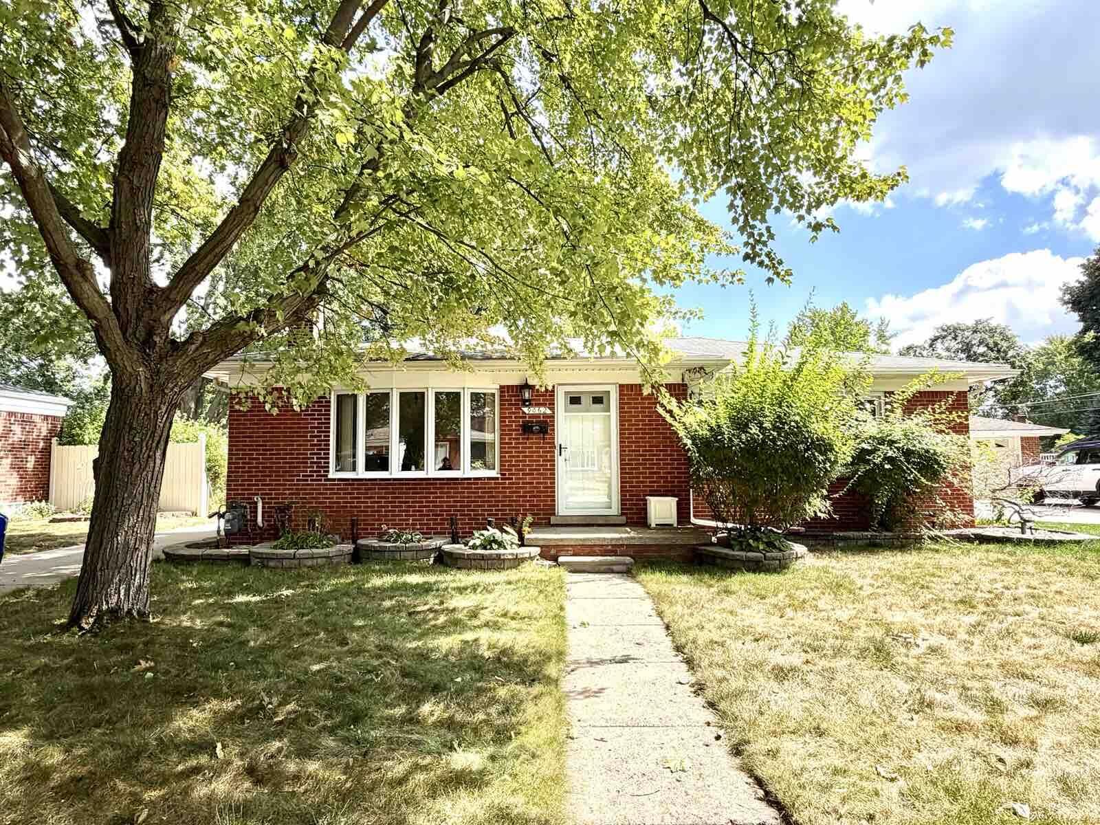 Property Photo: 9062 Woodring Street MI 48150