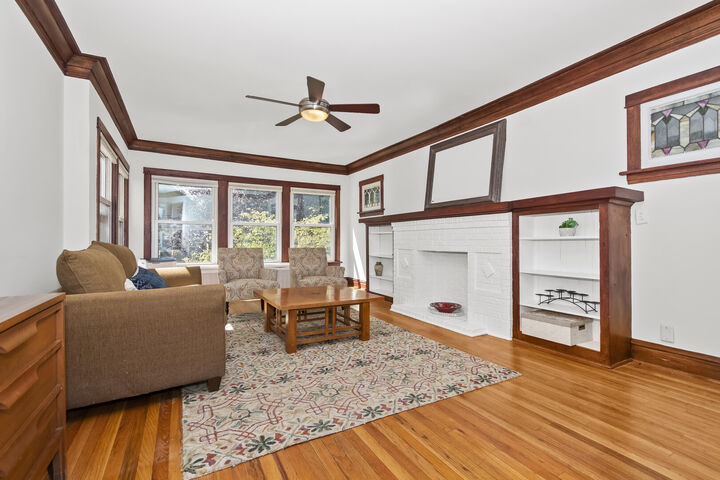 Property Photo:  642 S Lombard Avenue  IL 60304 