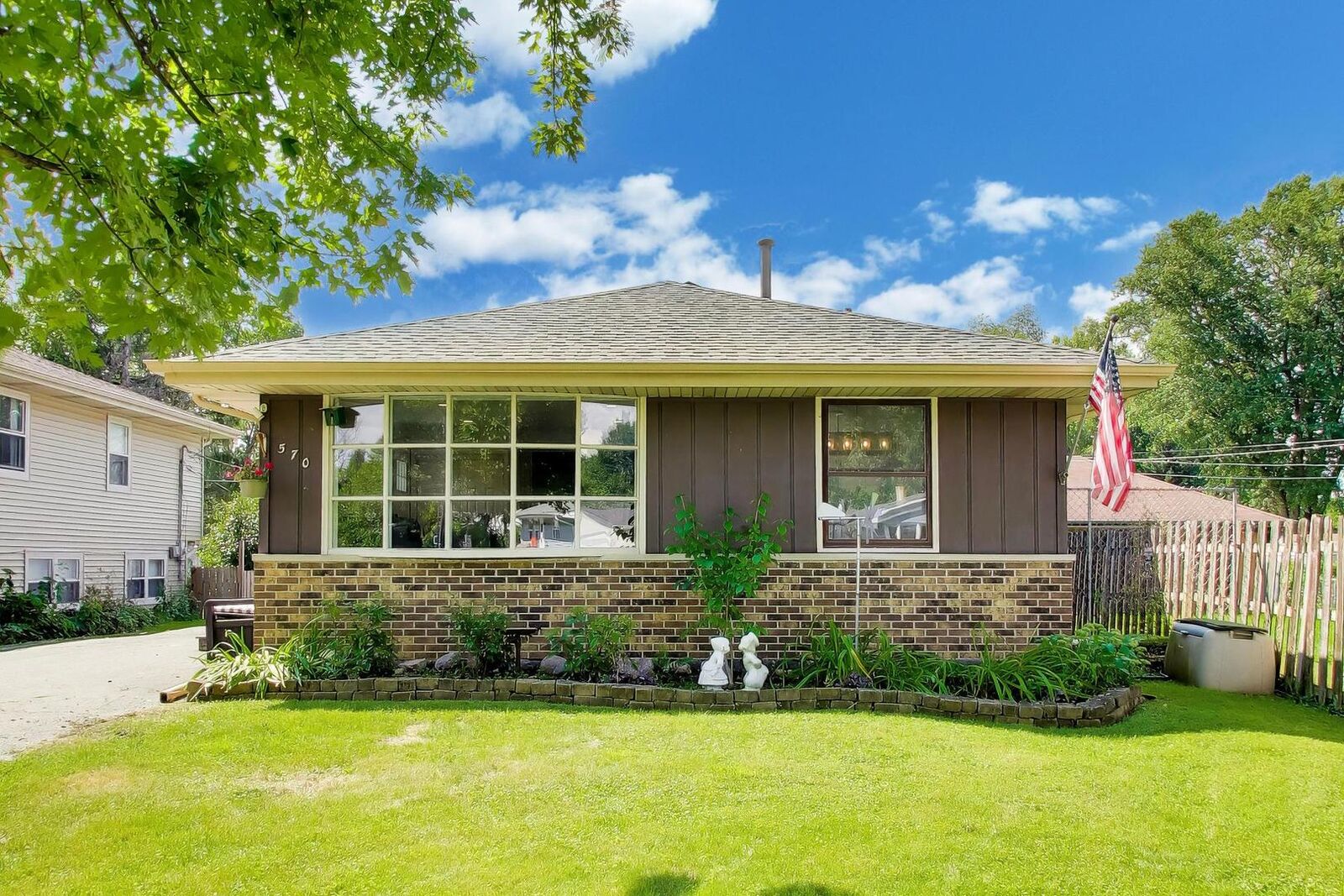 Property Photo:  3S570 Elizabeth Avenue  IL 60555 