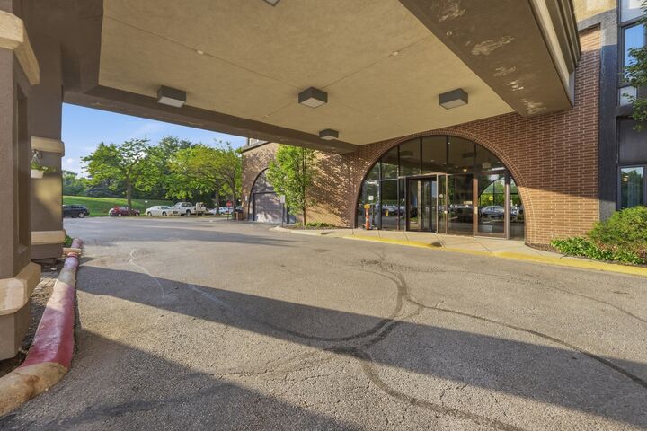Property Photo:  1 Renaissance Place 816  IL 60067 