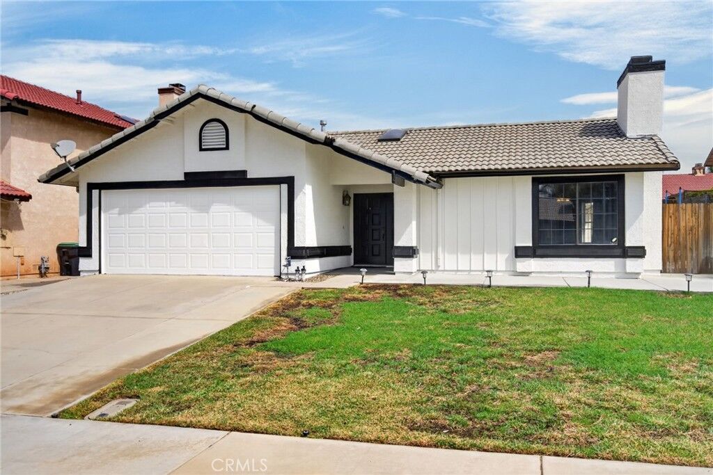 Property Photo:  26348 Bodega Court  CA 92555 