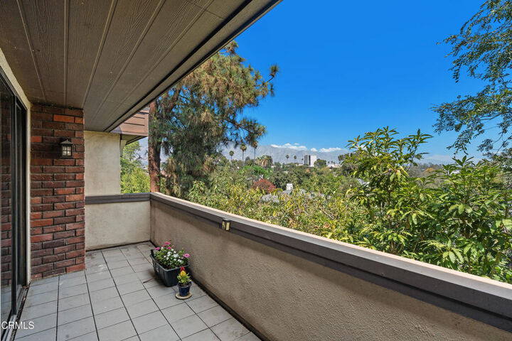 Property Photo: 700 S Lake Avenue 309 CA 91106