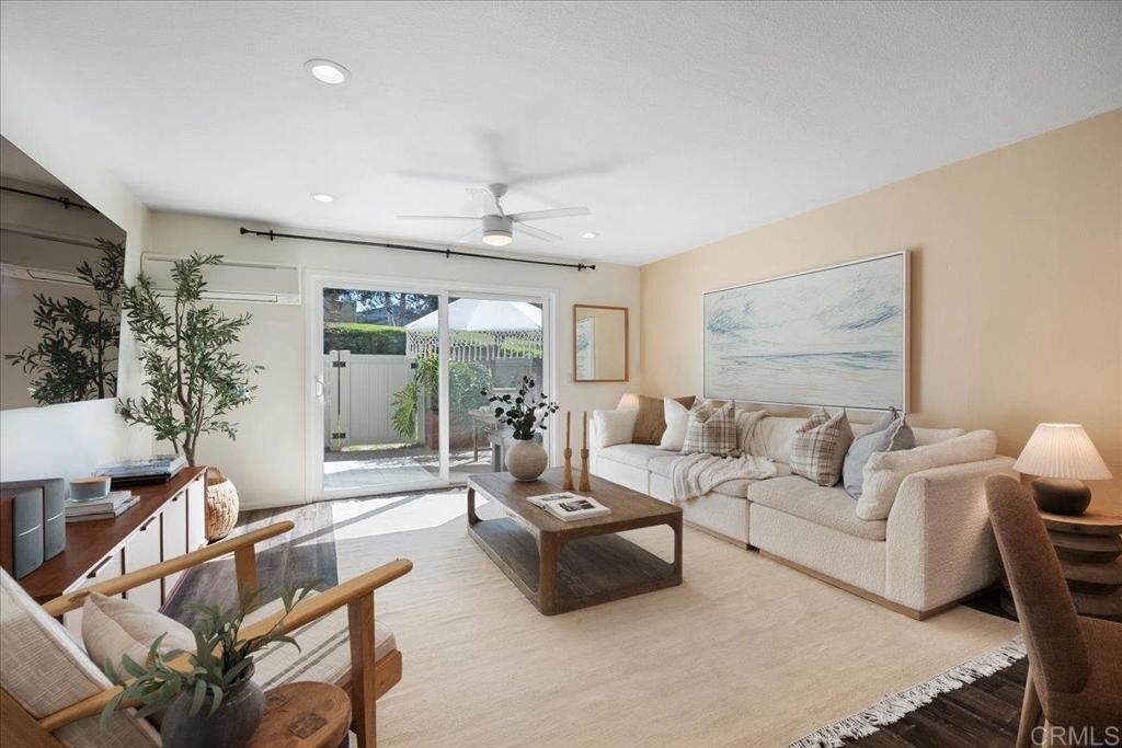 Property Photo: 328 Winsome Place CA 92024