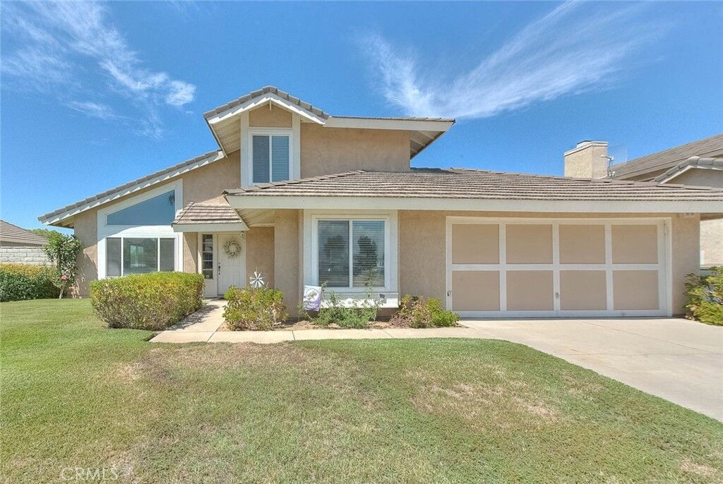 Property Photo: 660 S Pampas Ave CA 92376