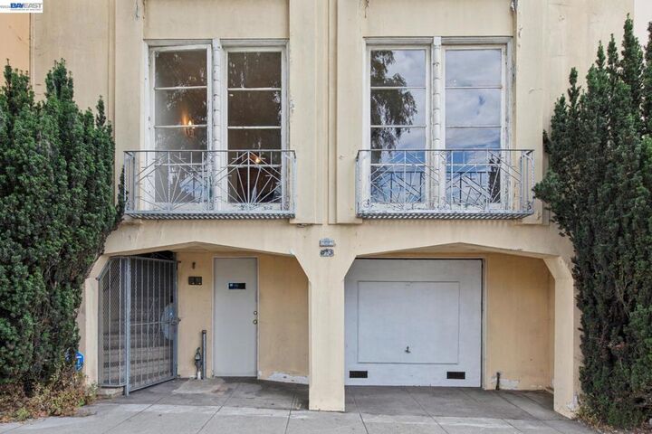 Property Photo:  83 85 Stanyan St  CA 94118 