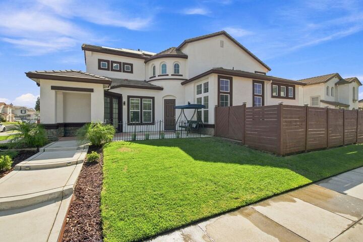 Property Photo:  1686 Aletsch Way  CA 95337 
