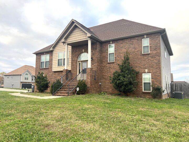 Property Photo: 1701 Winterhaven Ct TN 37042
