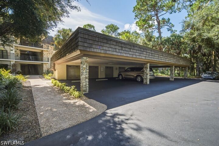 Property Photo:  103 Clubhouse Drive 152  FL 34105 