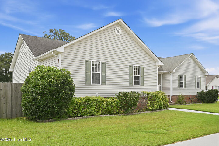 Property Photo: 201 Sage Place NC 28540