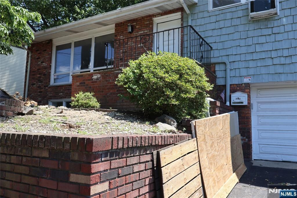 Property Photo:  1032 Glen  NJ 07047 