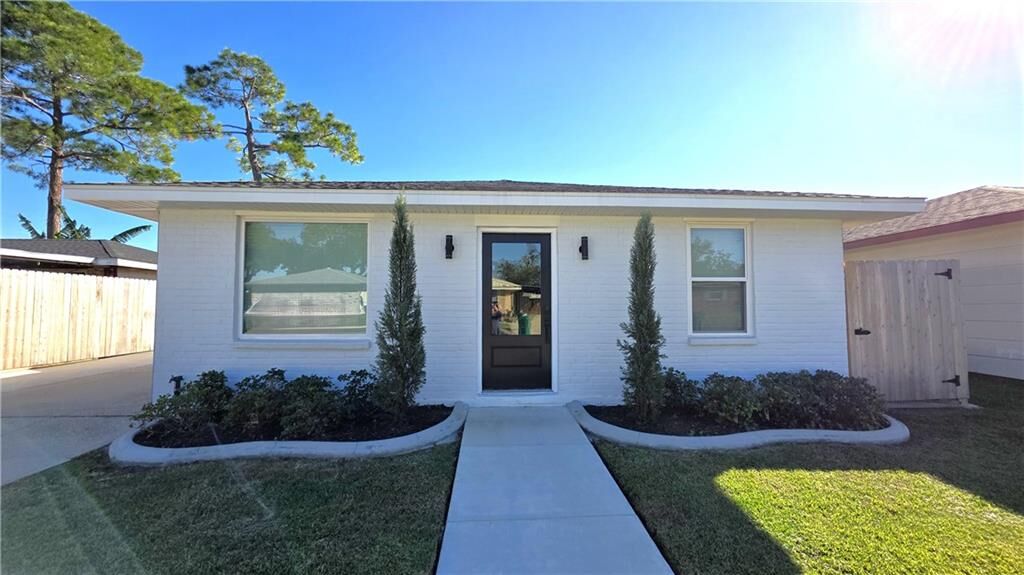 Property Photo:  2513 Taffy Drive  LA 70072 