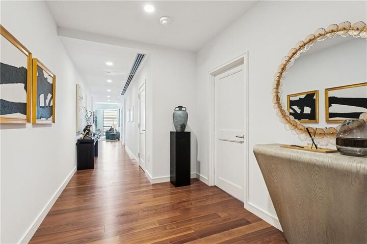 Property Photo: 2 Canal Street 2507 LA 70130