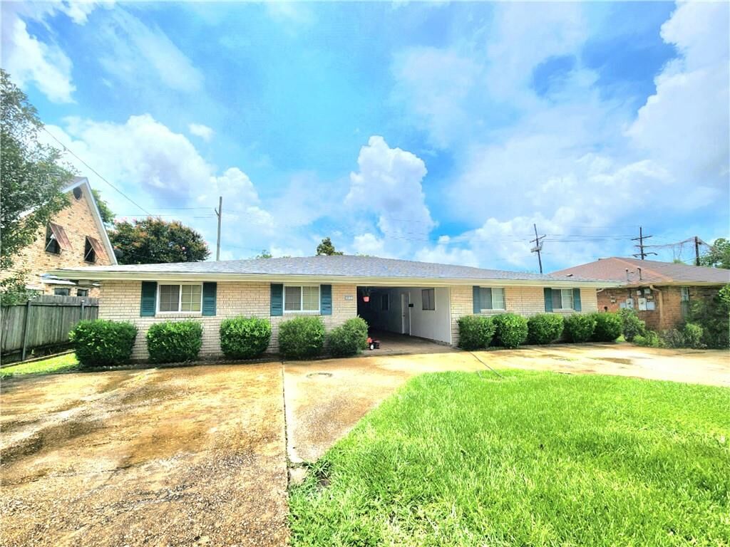 Property Photo:  111 Lambda Street 4  LA 70037 