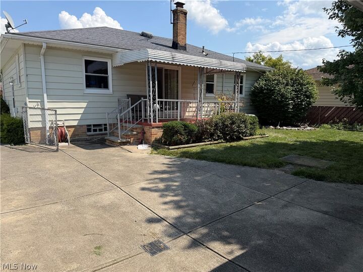 Property Photo:  7170 Oakwood Road  OH 44130 
