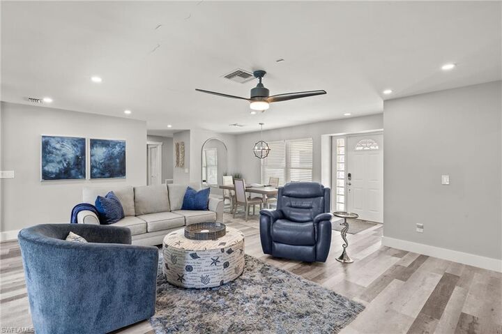 Property Photo:  248 Bay Meadows Dr  FL 34113 