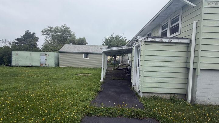 Property Photo:  6 Lucien Drive  NS B2W 2H8 