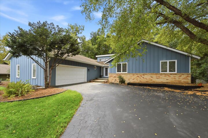 Property Photo:  1592 Sherwood Court  MN 55122 