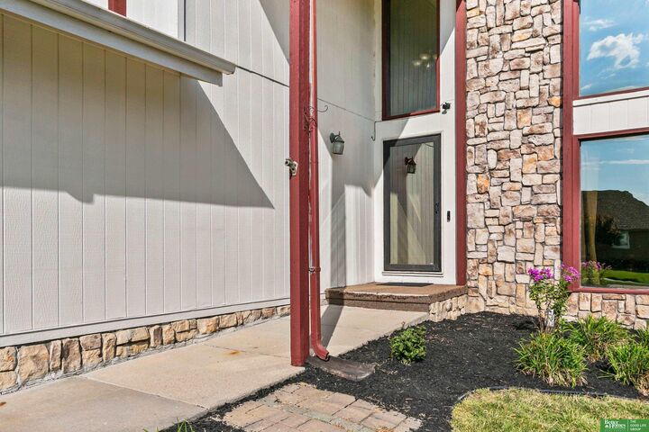 Property Photo:  7013 S 140th Avenue  NE 68138 
