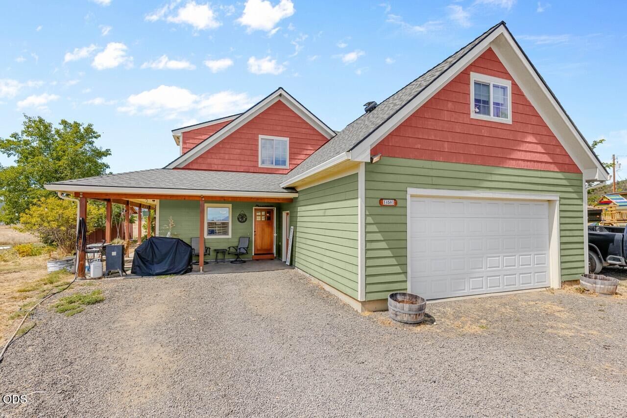 Property Photo: 14501 Avalon Road OR 97503
