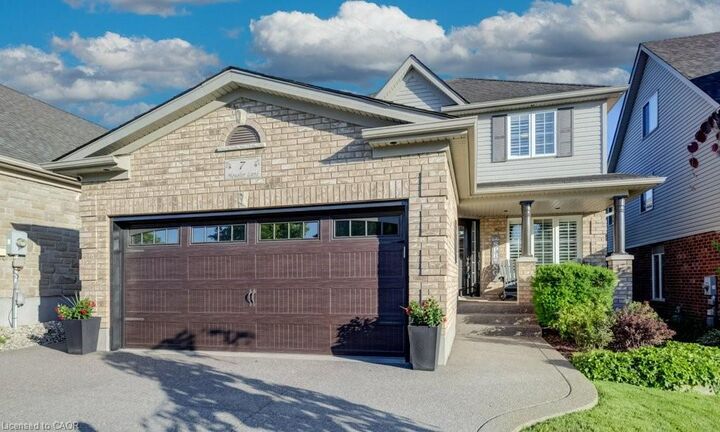 Property Photo: 7 Housler Lane ON N3C 4H7