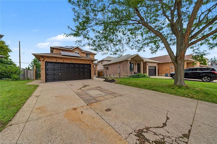Property Photo: 11 Sedona Court ON L9B 2R1