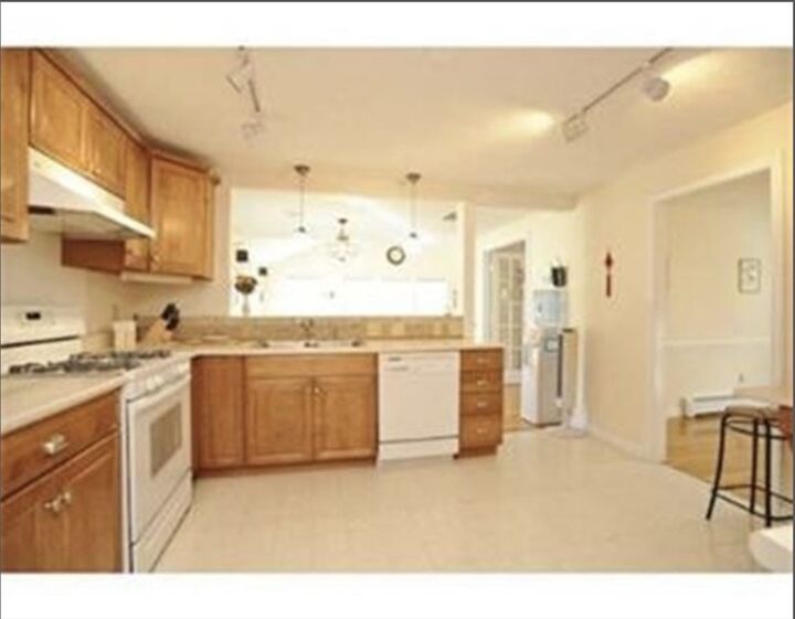 Property Photo:  49 Cottonwood Road  MA 02482 