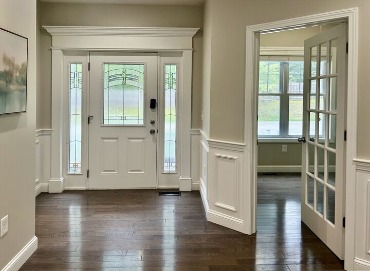 Property Photo:  20 Beacon St 20  MA 01545 