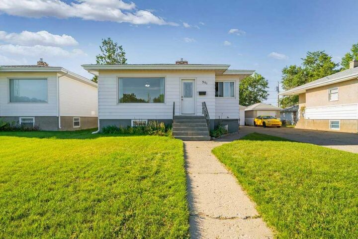 351 9 Street SW — photo 1