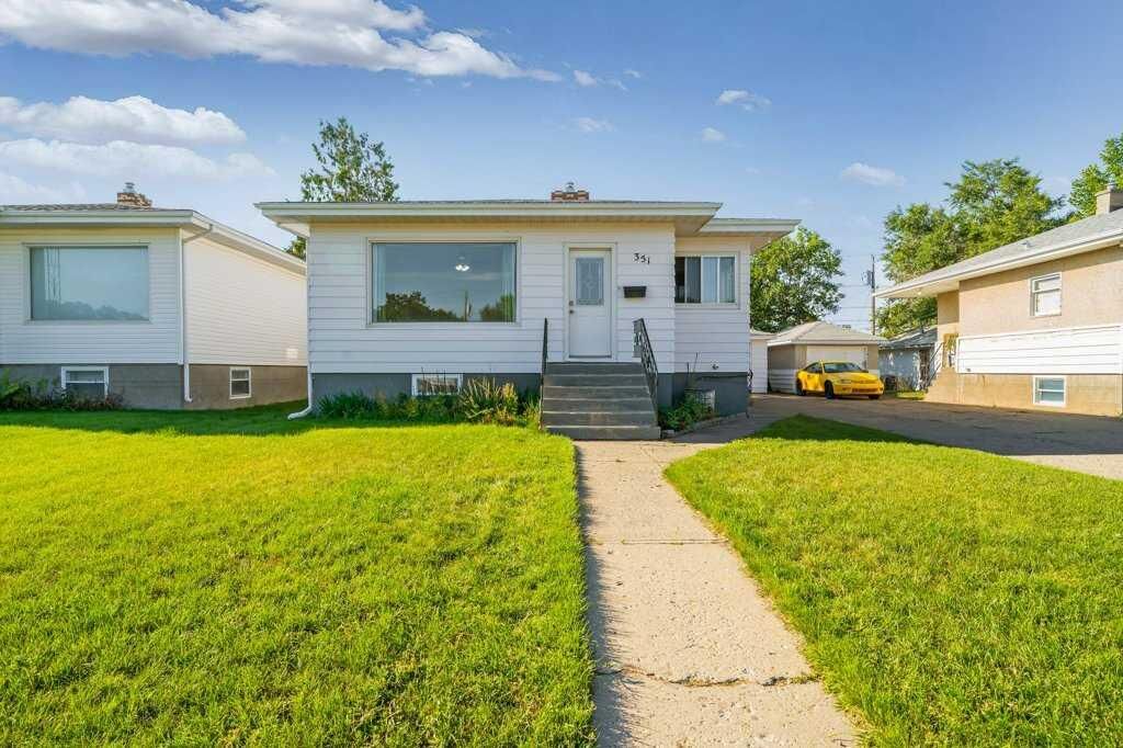Property Photo:  351 9 Street SW  AB T1A 4P1 