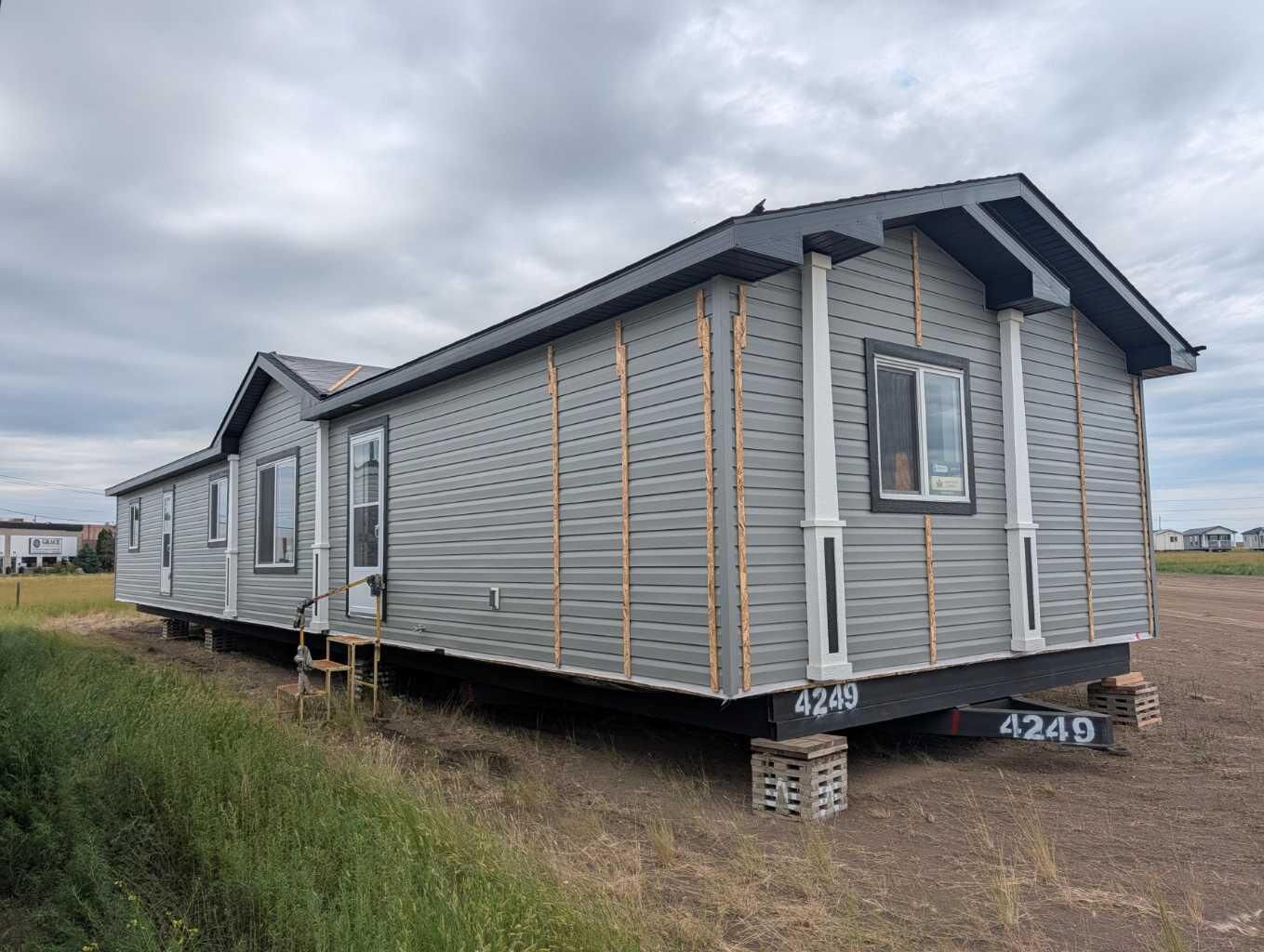 Property Photo:  252 Gregoire Crescent  AB T9H 2L4 