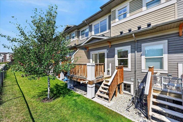 Property Photo:  403 Sage Hill Grove NW  AB T3R 0Z8 