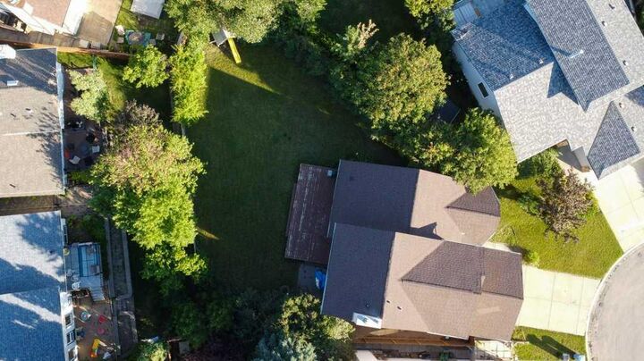 Property Photo: 44 Hawkstone Drive NW AB T3G 3E9
