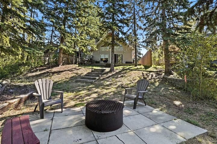 Property Photo:  91 Oliver Avenue  AB T4L 2N1 