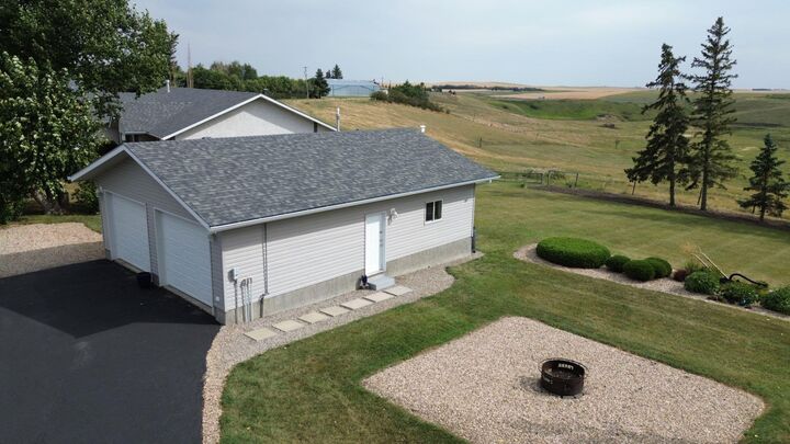 Property Photo:  223 Devilder Avenue  AB T0M 2C0 