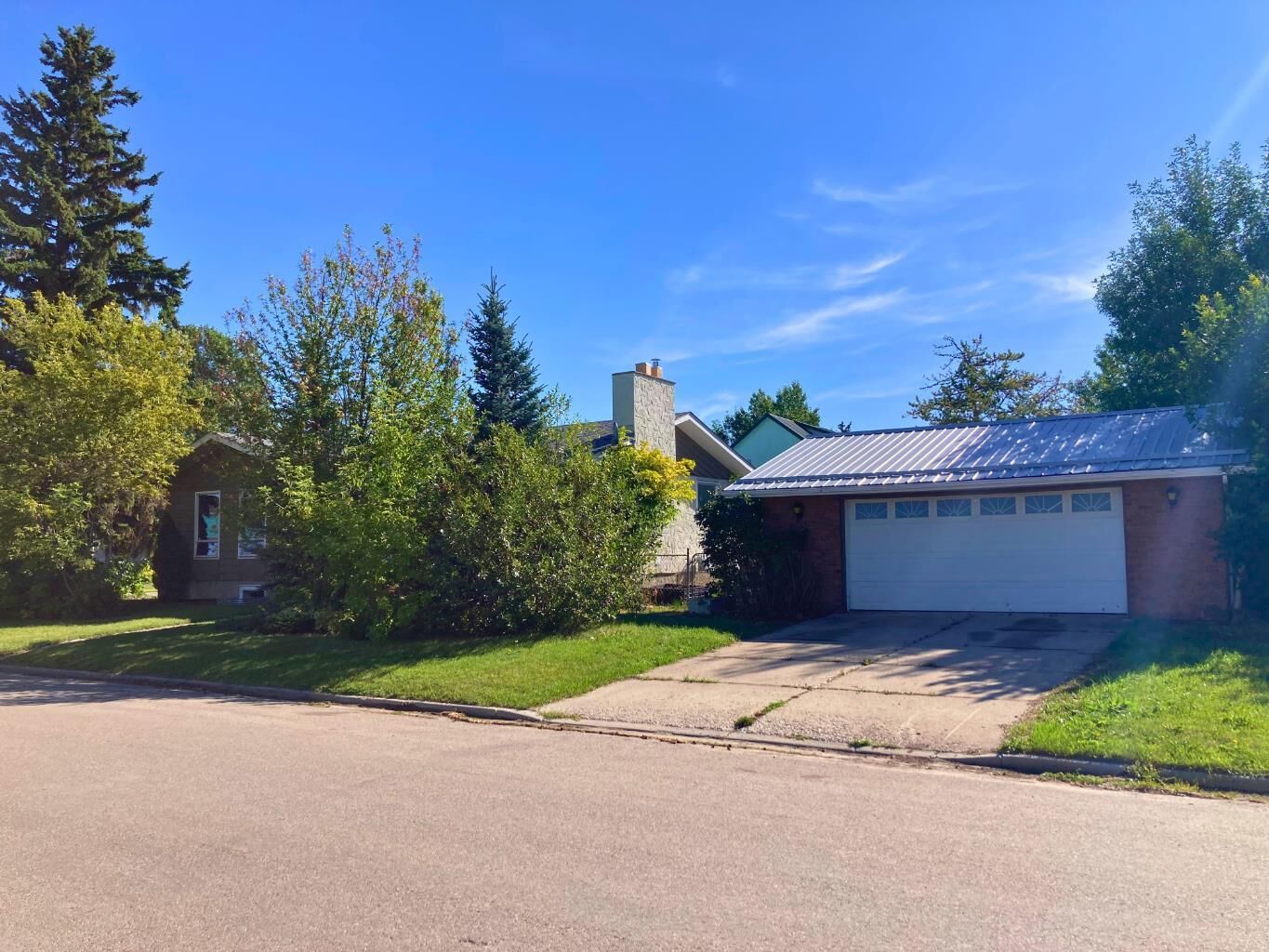 Property Photo:  4617 48 Street  AB T4H 1E2 