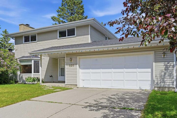 820 Canford Crescent SW — photo 1