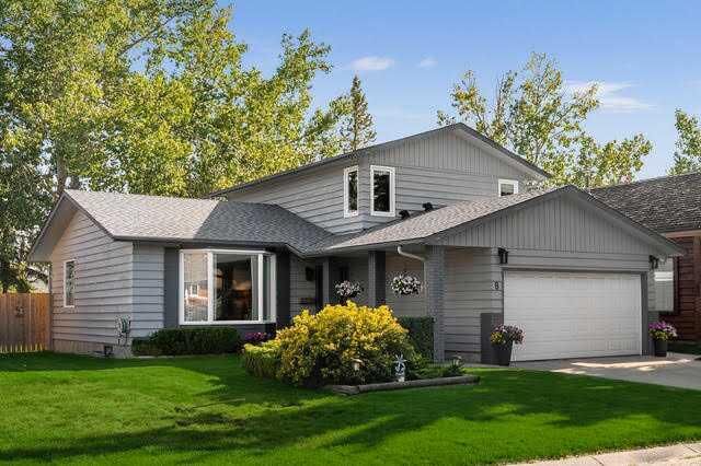 Property Photo:  8 Deerbow Circle SE  AB T2J 6J2 