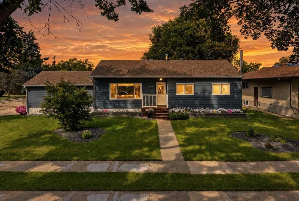 Property Photo:  5526 49 Avenue  AB T4L 1M8 