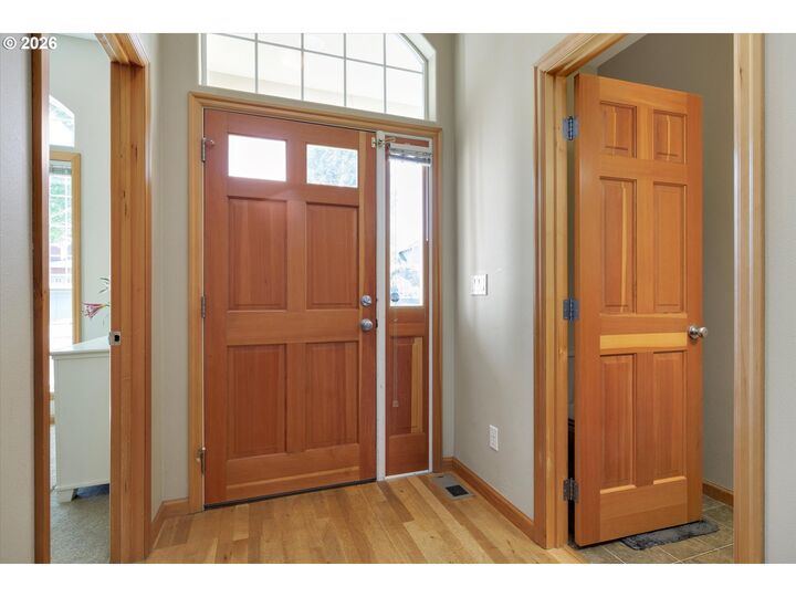 Property Photo: 410 SW 14th Ct OR 97013