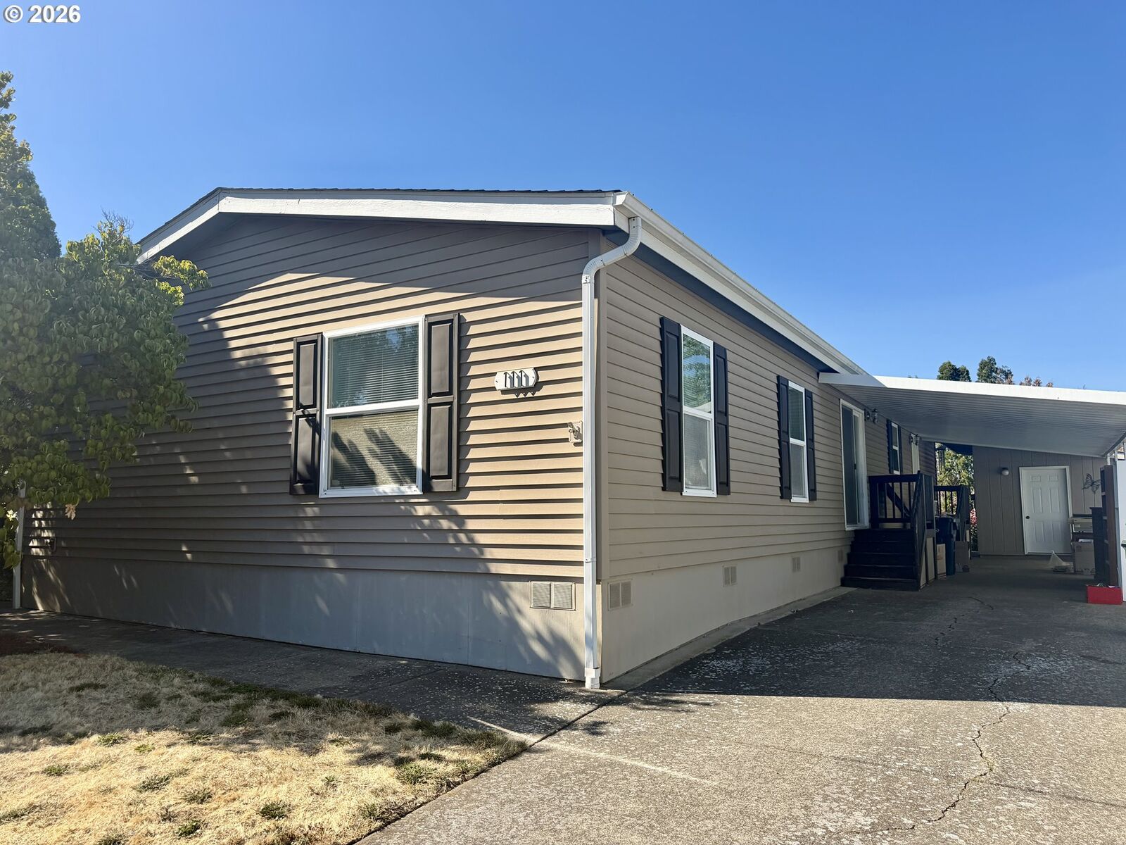 Property Photo:  1699 N Terry St 111  OR 97402 