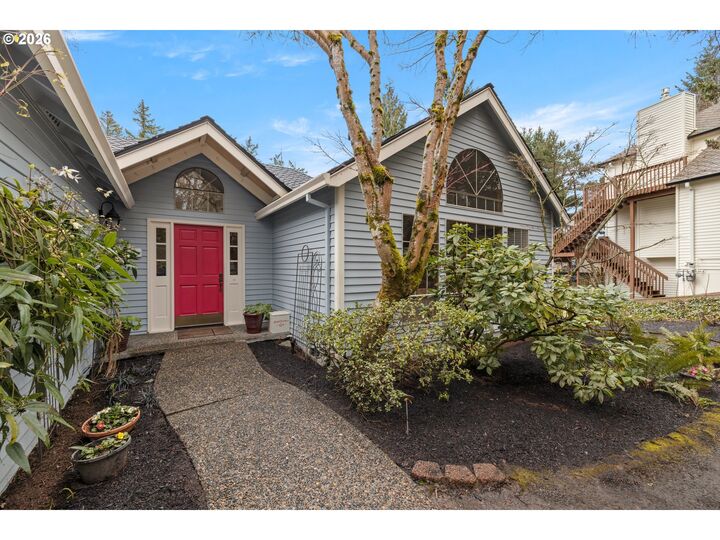 Property Photo: 464 Livingood Ln OR 97034