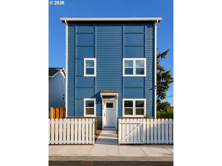 Property Photo: 7804 SE Henderson St OR 97206